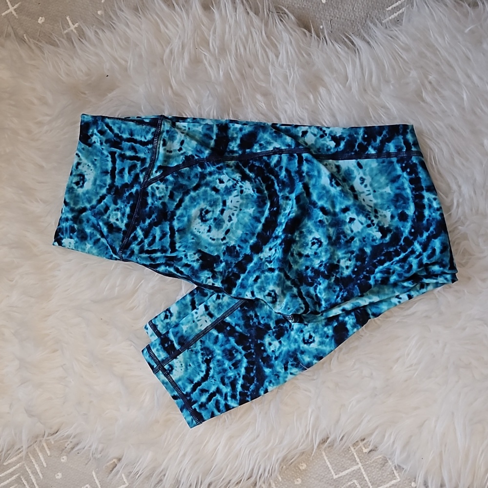 Fabletics High- Waisted Printed Power Flex 7/8 Legging Large